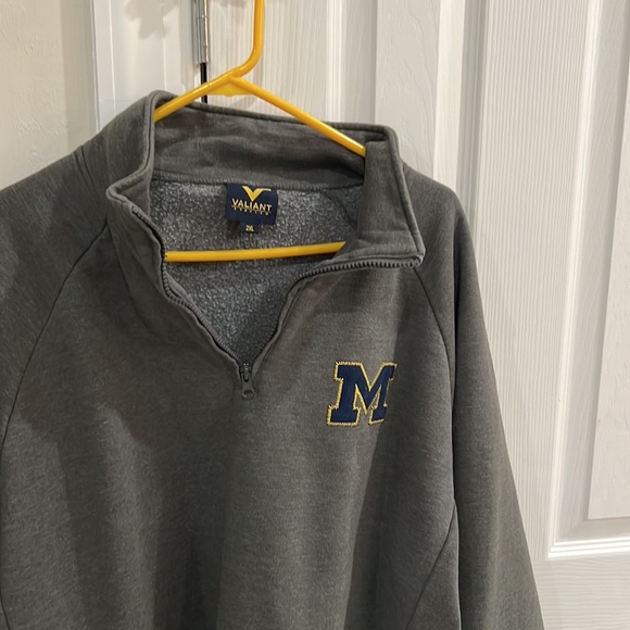 Slightly used Michigan turtleneck jacket - Picture 2 of 4
